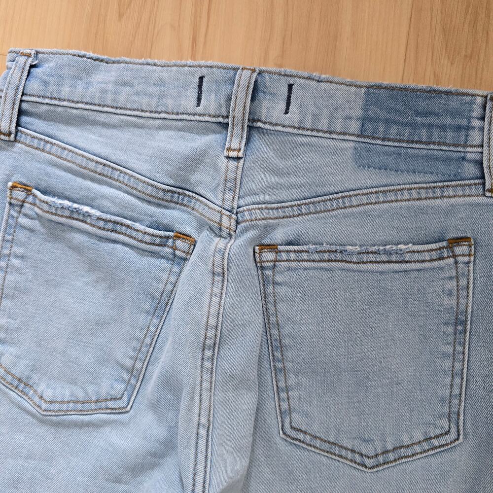 Abercrombie & Fitch The Mom High Rise Jean Light Washed Distressed 27/4 XS Short - Picture 5 of 10